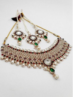 Stonestudded Jewelry Set